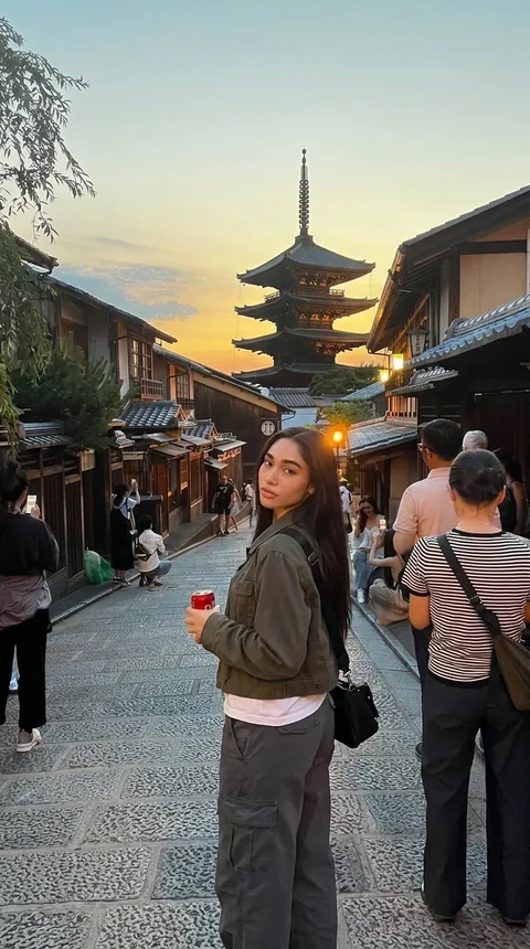 Kylie in Kyoto